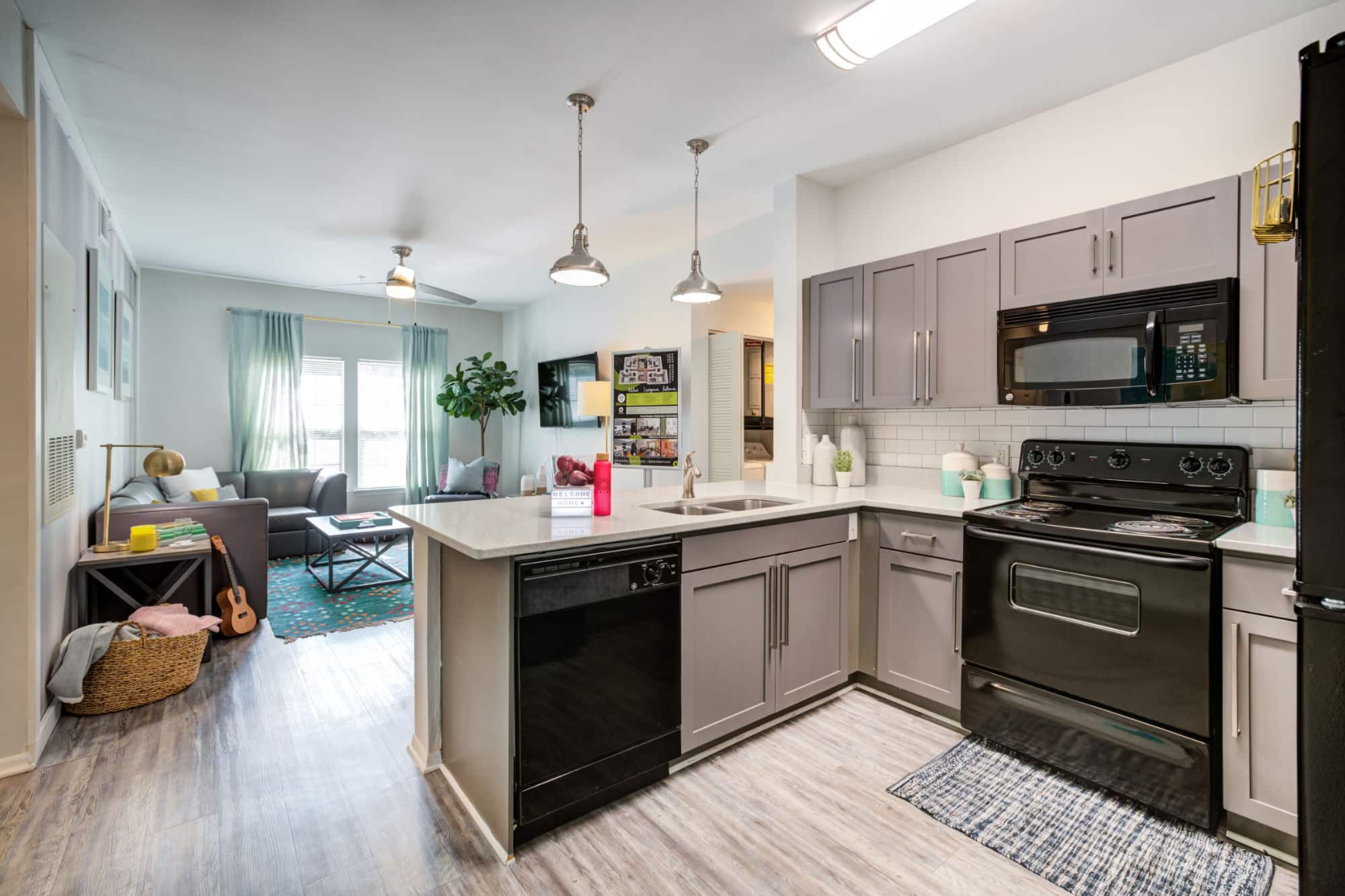 orion on orpington off campus apartments near ucf orlando fully furnished upgraded units available open floor plan kitchen to living room common areas